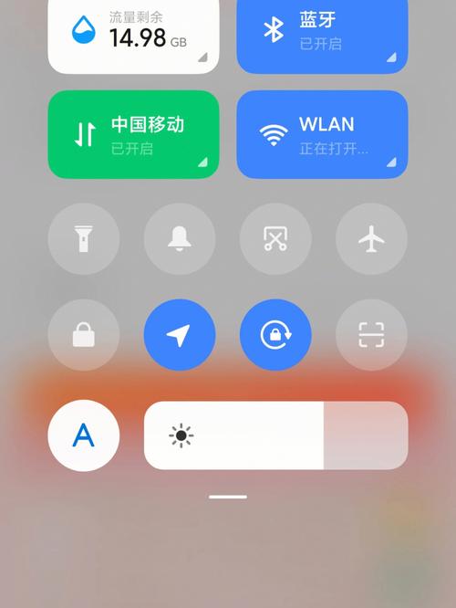 小米充电自动开机怎么回事啊（小米充电自动关机怎么回事）